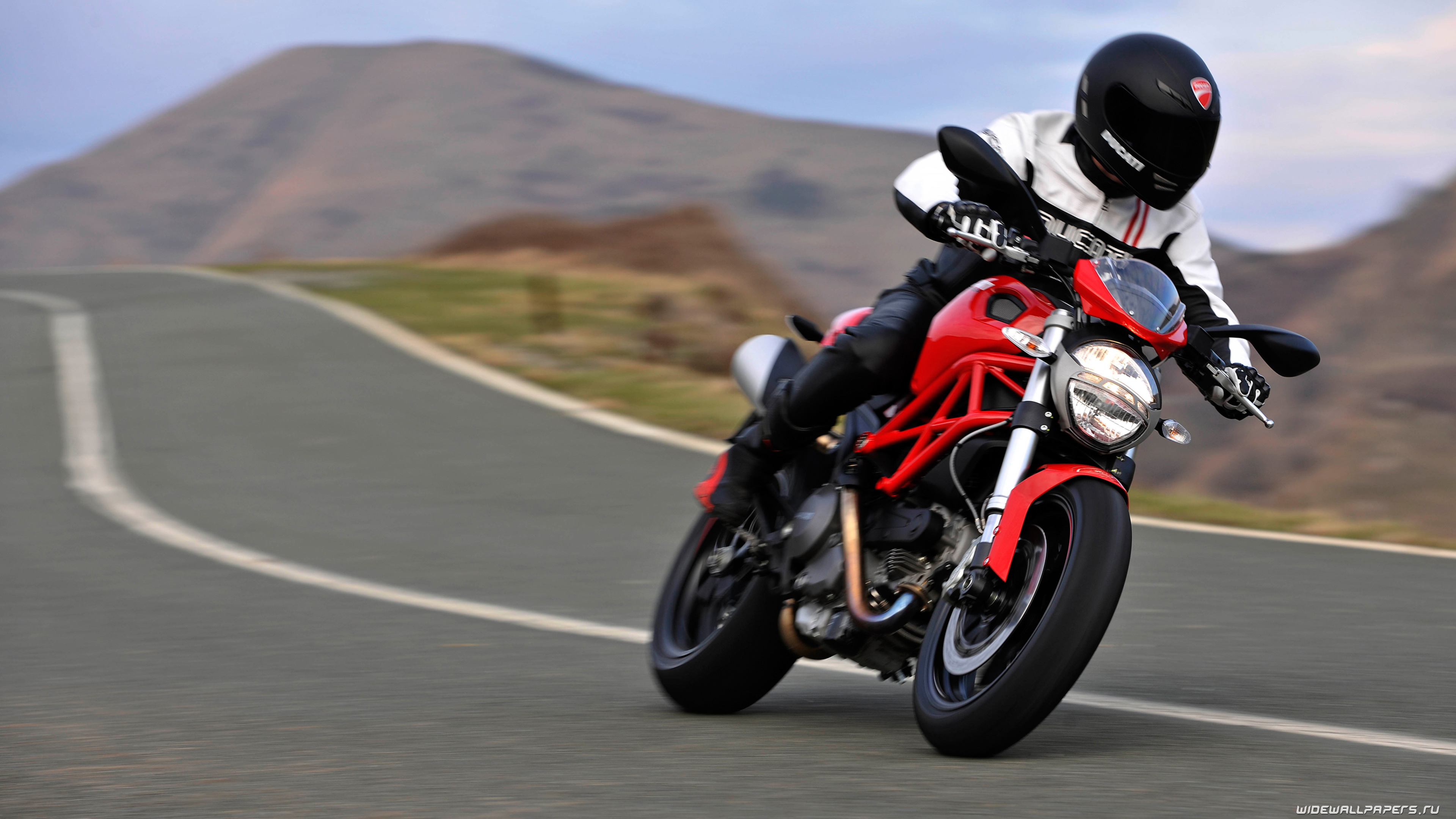 Ducati Monster 821